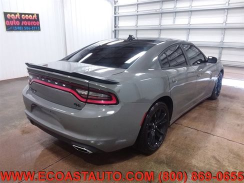 Used 2018 Dodge Charger R/T w/ Blacktop Package RWD image 6