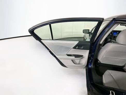 Used 2015 Honda Accord LX image 24