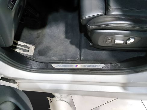 Used 2022 BMW X5 xDrive40i w/ Premium Essential Package AWD/4WD image 12
