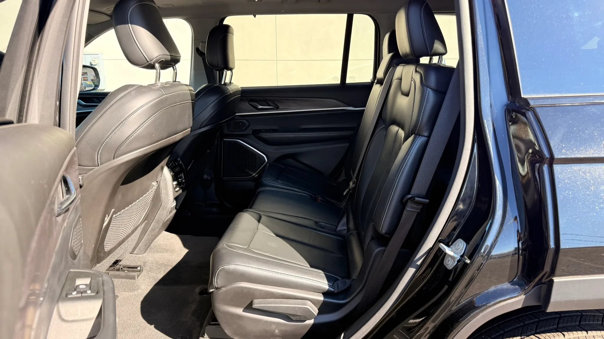 Used 2021 Jeep Grand Cherokee L Limited AWD/4WD image 13