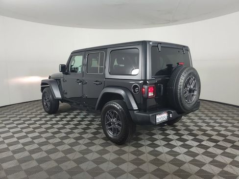 Used 2025 Jeep Wrangler Sport S image 6