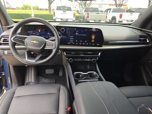 Used 2024 Chevrolet Traverse LS FWD image 19