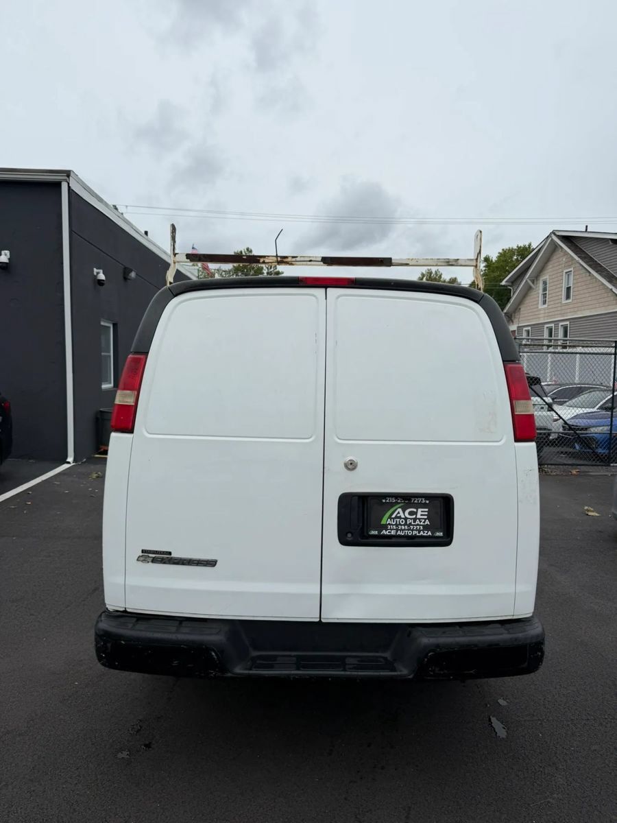 Used 2014 Chevrolet Express 2500 RWD image 5