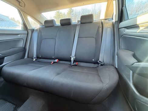 Used 2022 Honda Civic LX image 9