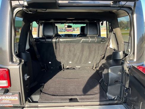 Used 2014 Jeep Wrangler Unlimited Sahara w/ Connectivity Group image 39