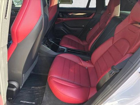 Used 2024 Porsche Panamera image 20