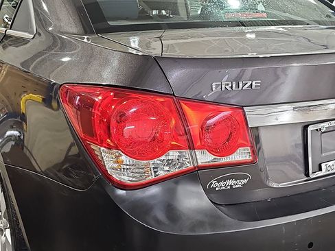 Certified 2016 Chevrolet Cruze LT w/ Technology Package FWD image 38