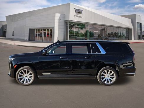 Used 2021 Cadillac Escalade ESV Premium Luxury Platinum image 3