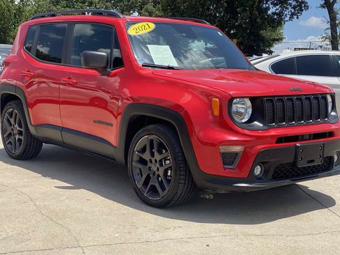 Used 2021 Jeep Renegade Latitude FWD image 4