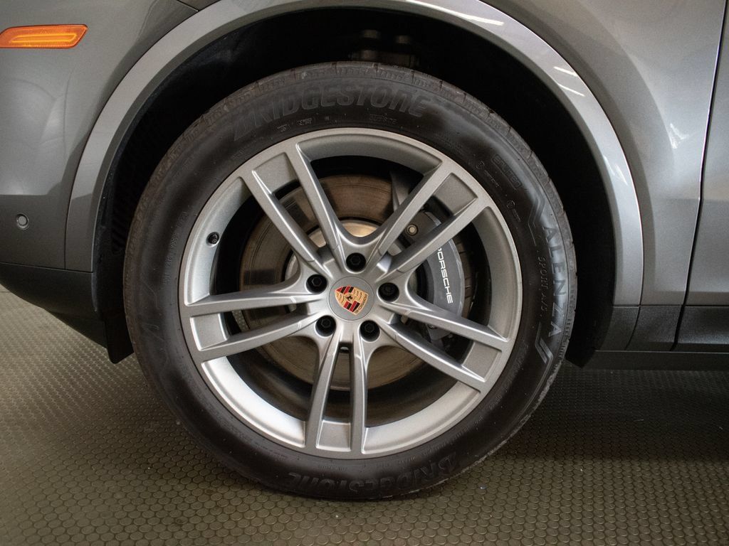 Certified 2026 Porsche Cayenne S AWD/4WD image 14