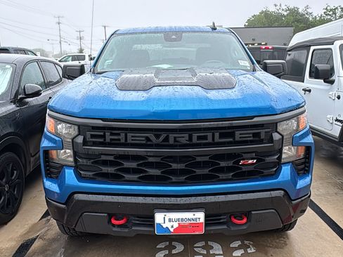 Used 2022 Chevrolet Silverado 1500 Custom Trail Boss AWD/4WD image 2