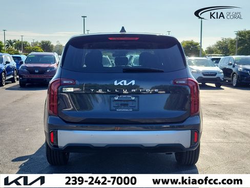 Certified 2025 Kia Telluride LX FWD image 5