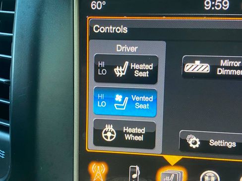 Used 2015 Jeep Grand Cherokee Overland w/ Advanced Technology Group AWD/4WD image 33