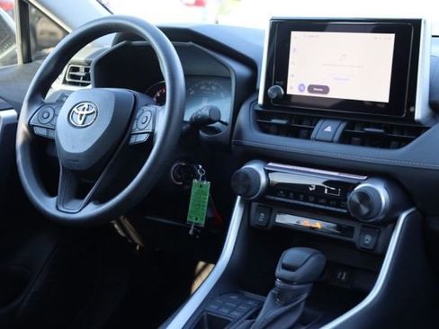 Used 2024 Toyota RAV4 LE image 33