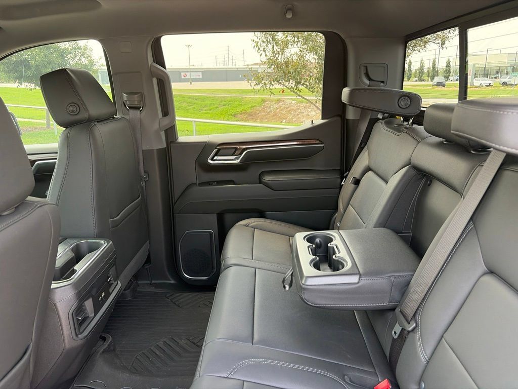 Used 2023 Chevrolet Silverado 1500 LT Trail Boss w/ Convenience Package II AWD/4WD image 44