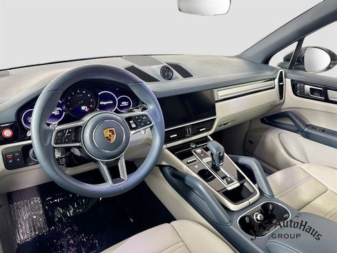 Used 2023 Porsche Cayenne Platinum Edition AWD/4WD image 30