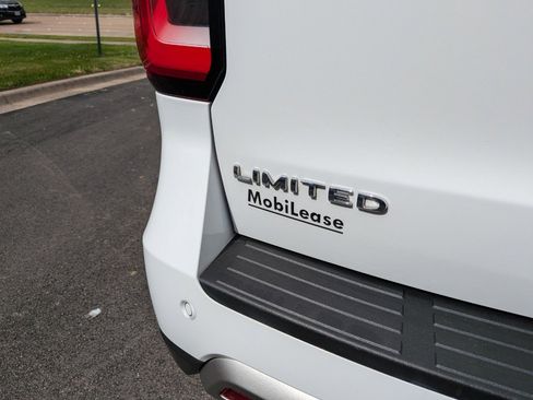 Used 2022 Ford Expedition Max Limited image 40