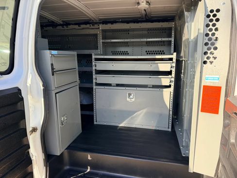 Used 2012 Chevrolet Express 2500 RWD image 12