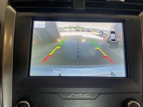 Used 2020 Ford Fusion SE FWD image 13