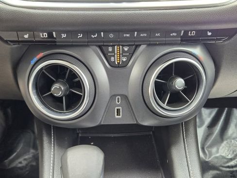 Used 2024 Chevrolet Blazer LT FWD image 19