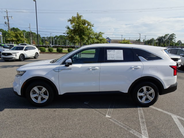 Used 2023 Kia Sorento LX FWD image 7