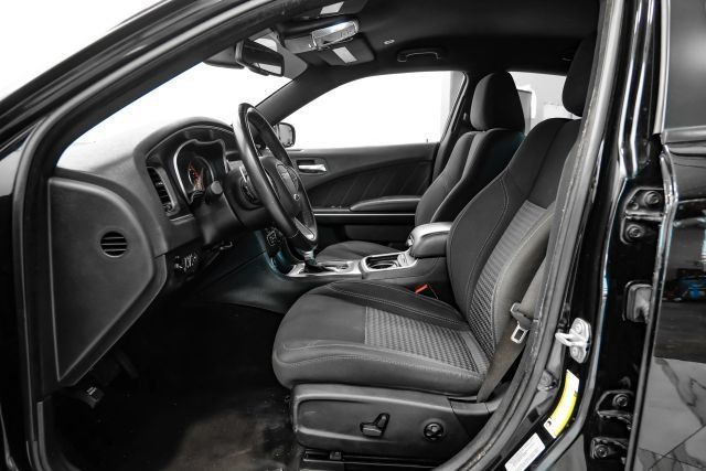 Used 2017 Dodge Charger R/T RWD image 4