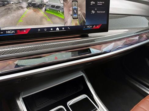 Certified 2023 BMW i7 xDrive60 w/ Executive Package 2 image 22