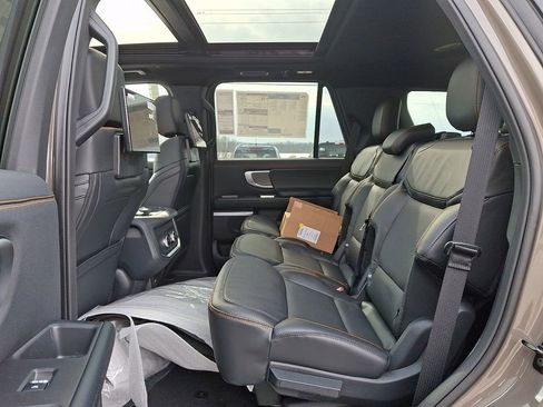 New 2026 Ford Expedition Tremor image 6