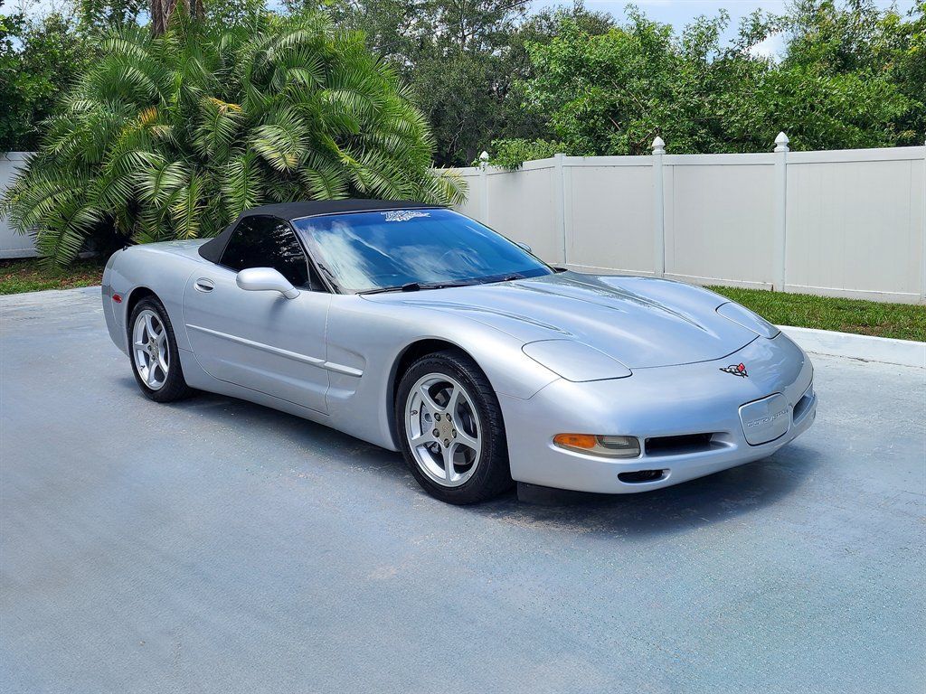 Used 2000 Chevrolet Corvette Convertible w/ Memory Pkg RWD image 10
