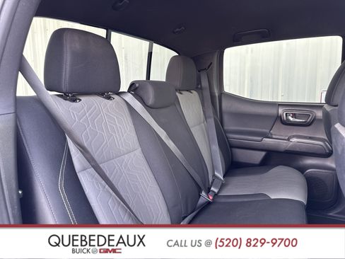 Used 2020 Toyota Tacoma TRD Off-Road image 30