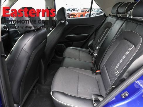 Used 2023 Hyundai Venue Limited w/ Cargo Package FWD image 22