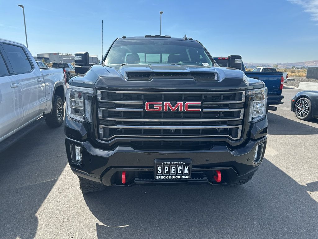 Used 2020 GMC Sierra 2500 AT4 w/ AT4 Premium Package AWD/4WD image 3
