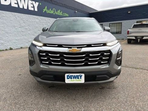 Used 2026 Chevrolet Equinox LT AWD/4WD image 8