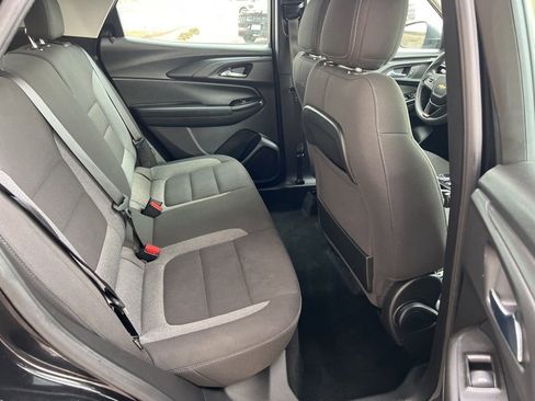 Used 2021 Chevrolet TrailBlazer LS w/ LPO, Blackout Package image 14