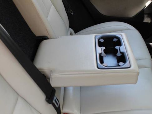 Used 2020 Volvo XC40 T5 Momentum w/ Protection Package image 33