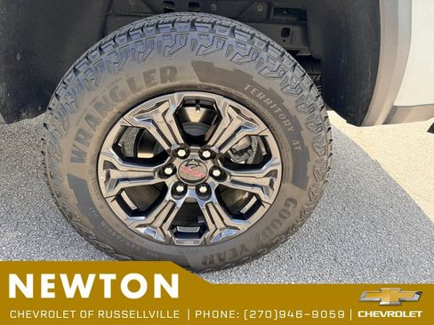 Used 2024 GMC Canyon Elevation w/ Trailering Package AWD/4WD image 32