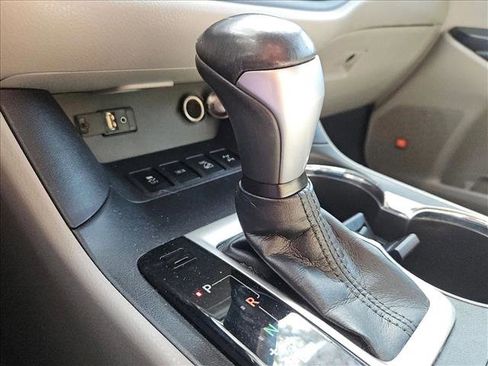 Used 2016 Toyota Highlander Limited Platinum image 12