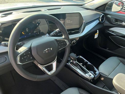 New 2026 Chevrolet Trax LT w/ Driver Confidence Package FWD image 3