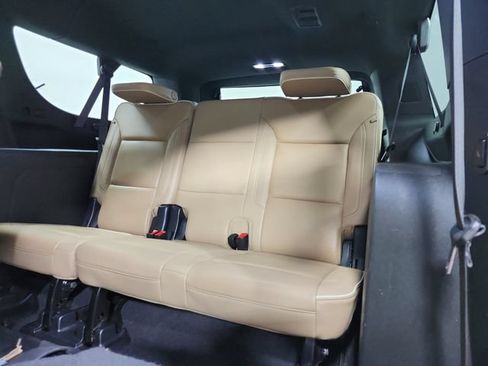 Used 2023 Chevrolet Suburban Premier AWD/4WD image 12
