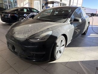 Used 2018 Tesla Model 3 Long Range video 1