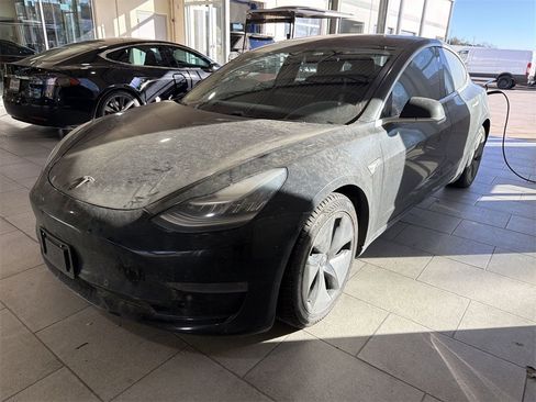 Used 2018 Tesla Model 3 Long Range image 1