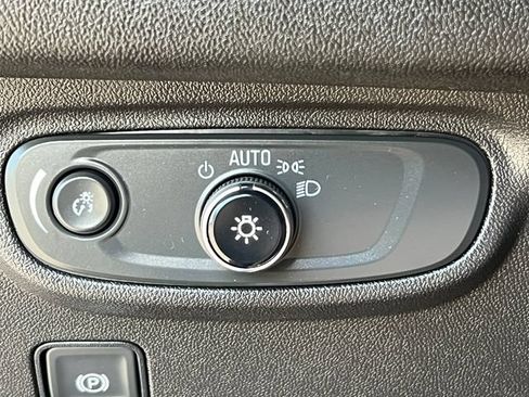 Used 2023 GMC Terrain SLE w/ Driver Convenience Package AWD/4WD image 18