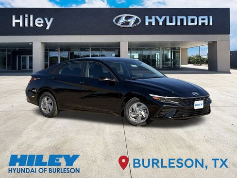 Used 2026 Hyundai Elantra SE image 1