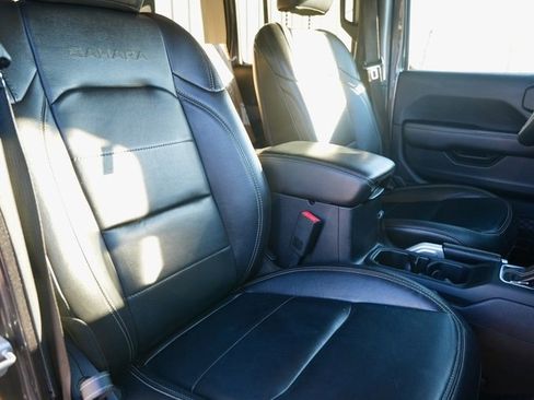 Used 2020 Jeep Wrangler Unlimited Sahara image 9