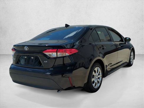Used 2024 Toyota Corolla LE FWD image 5