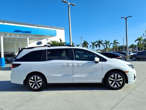 Certified 2025 Honda Odyssey EX-L image 8