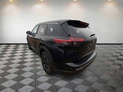 Used 2024 Nissan Rogue SV image 5