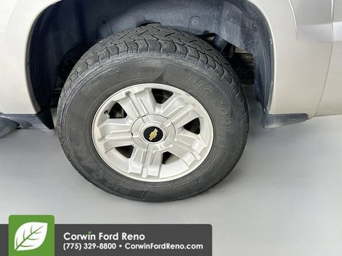 Used 2012 Chevrolet Avalanche LT AWD/4WD image 33