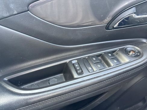 Used 2021 Buick Encore Preferred image 22