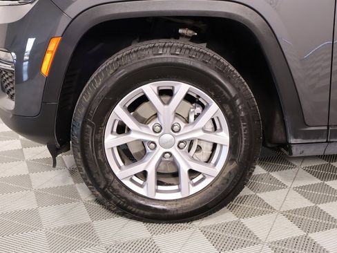 Used 2022 Jeep Grand Cherokee Limited w/ Trailer Tow Prep Group (B) image 18